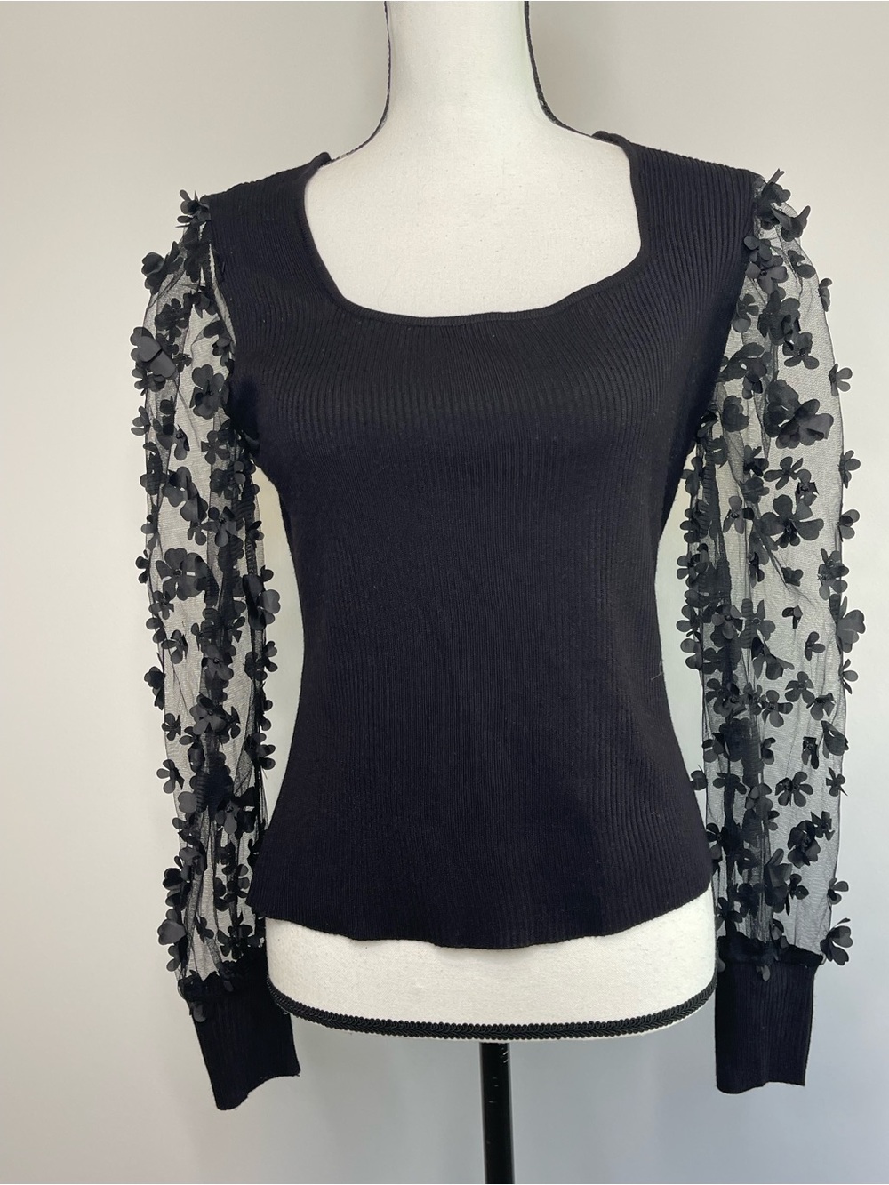 No Boundaries black sheer sleeve with flowers rib knit top size large whimsigoth